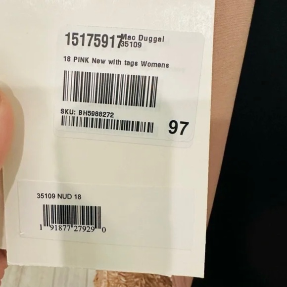 Mac Duggal Pink Gown 35109 - Picture 13 of 15